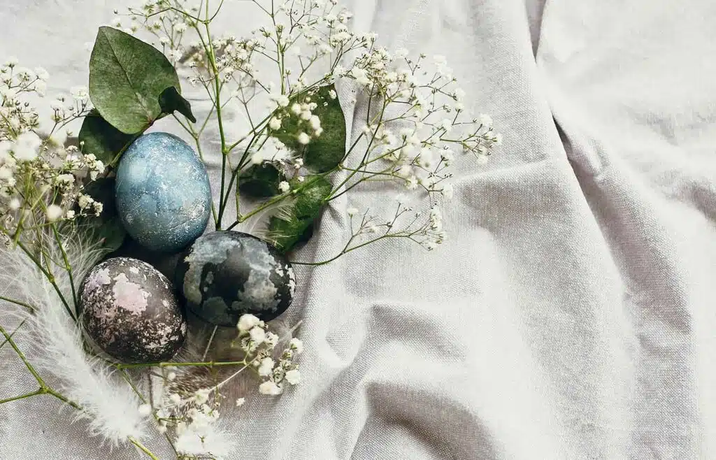 Liebe Freunde, Bekannte und Geschäftspartner, Ostern kommt jedes Jahr – und doch trifft es uns nie im selben Moment unseres Lebens. Während sich ...